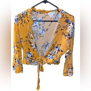Persaya Tie Front 3/4 Sleeve Yellow Floral Crop Top